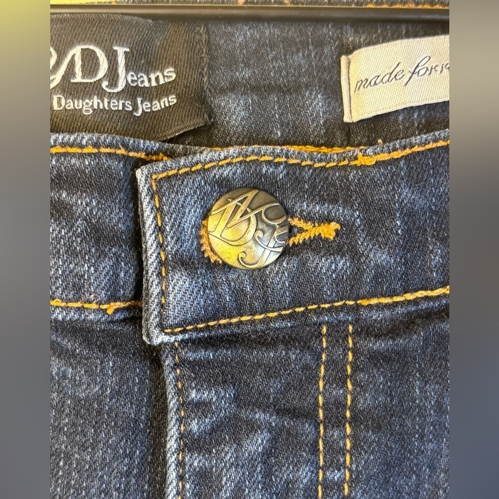 NYDJ Dark Indigo Flared Jeans Burbank Wash Studded Back Pockets Size 16 - Picture 4 of 8